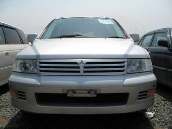 1999 Mitsubishi Chariot Pictures