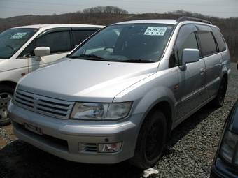 1999 Mitsubishi Chariot Pictures