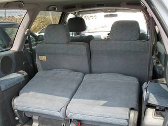1999 Mitsubishi Chariot Photos