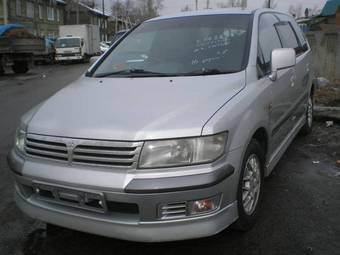 1999 Mitsubishi Chariot Photos