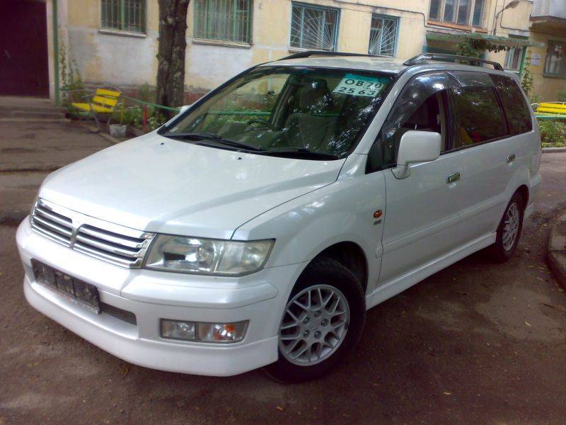 1999 Mitsubishi Chariot