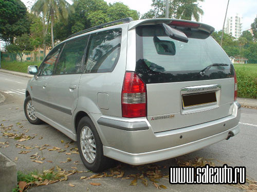 2000 Mitsubishi Chariot Photos