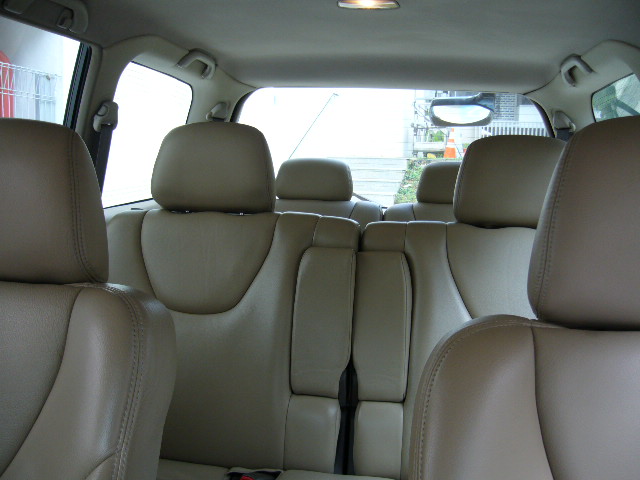 2000 Mitsubishi Chariot Pictures