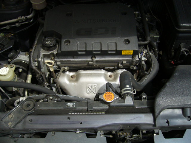 2000 Mitsubishi Chariot Photos