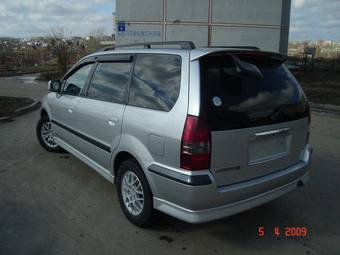 2000 Mitsubishi Chariot Photos
