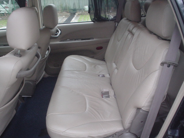 2001 Mitsubishi Chariot Pictures