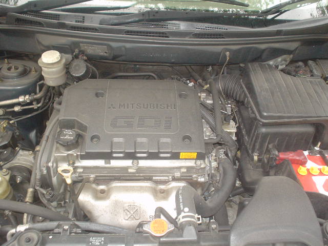2001 Mitsubishi Chariot Photos