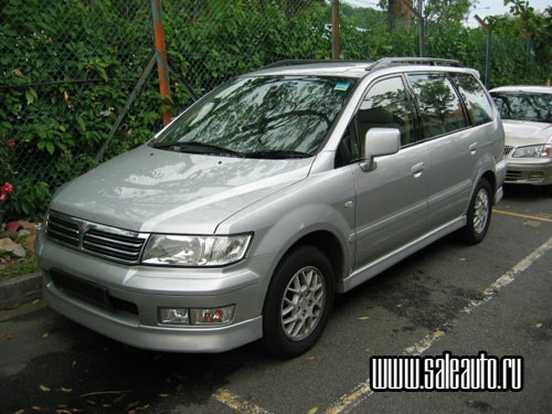 2001 Mitsubishi Chariot Photos