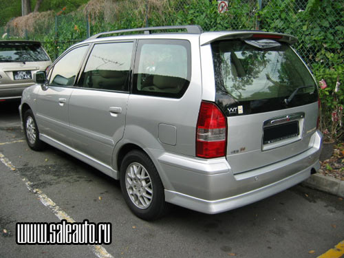2001 Mitsubishi Chariot Photos