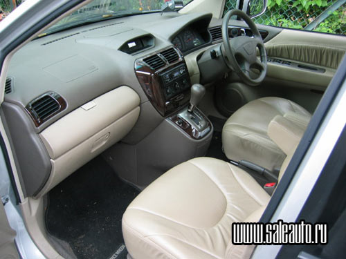 2001 Mitsubishi Chariot Pictures