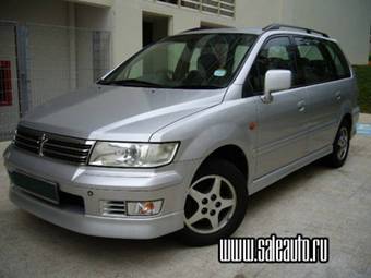 2001 Mitsubishi Chariot Photos