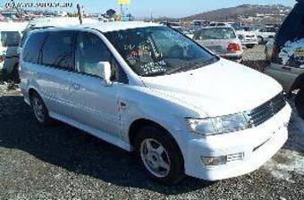 2002 Mitsubishi Chariot Pictures