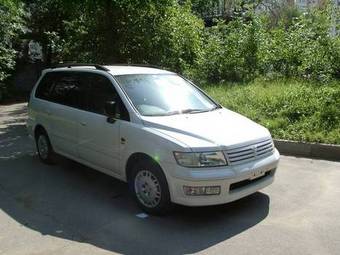 1997 Mitsubishi Chariot Grandis Pictures