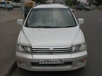 1997 Mitsubishi Chariot Grandis Photos