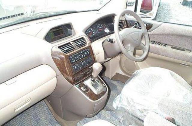 1998 Mitsubishi Chariot Grandis