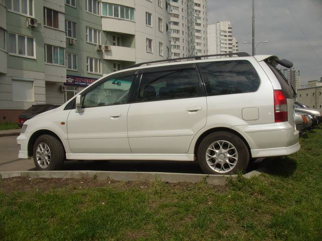 1998 Mitsubishi Chariot Grandis