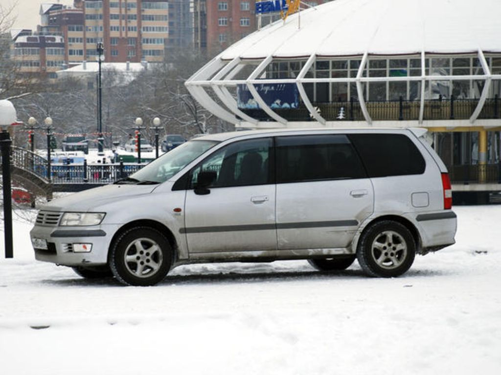 1998 Mitsubishi Chariot Grandis