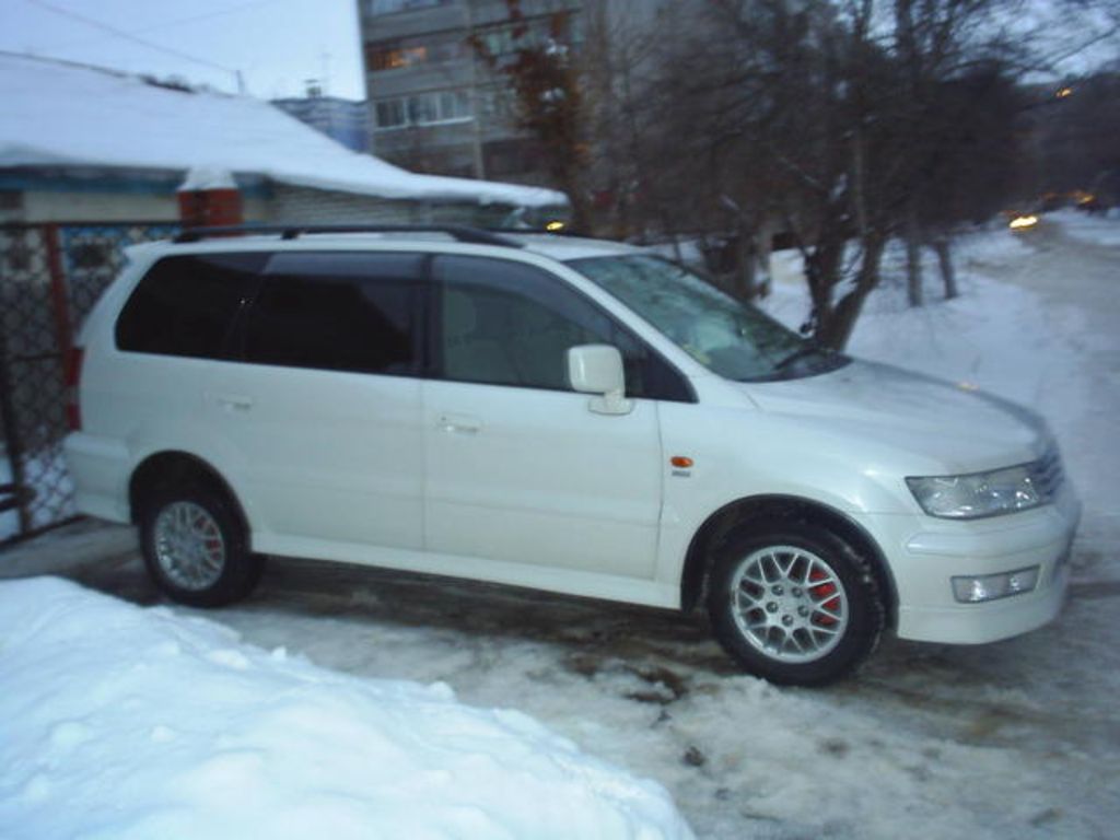 1998 Mitsubishi Chariot Grandis