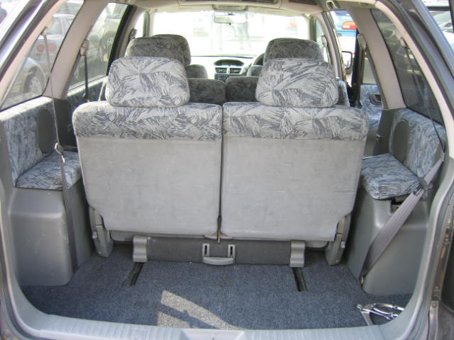 1998 Mitsubishi Chariot Grandis Pics