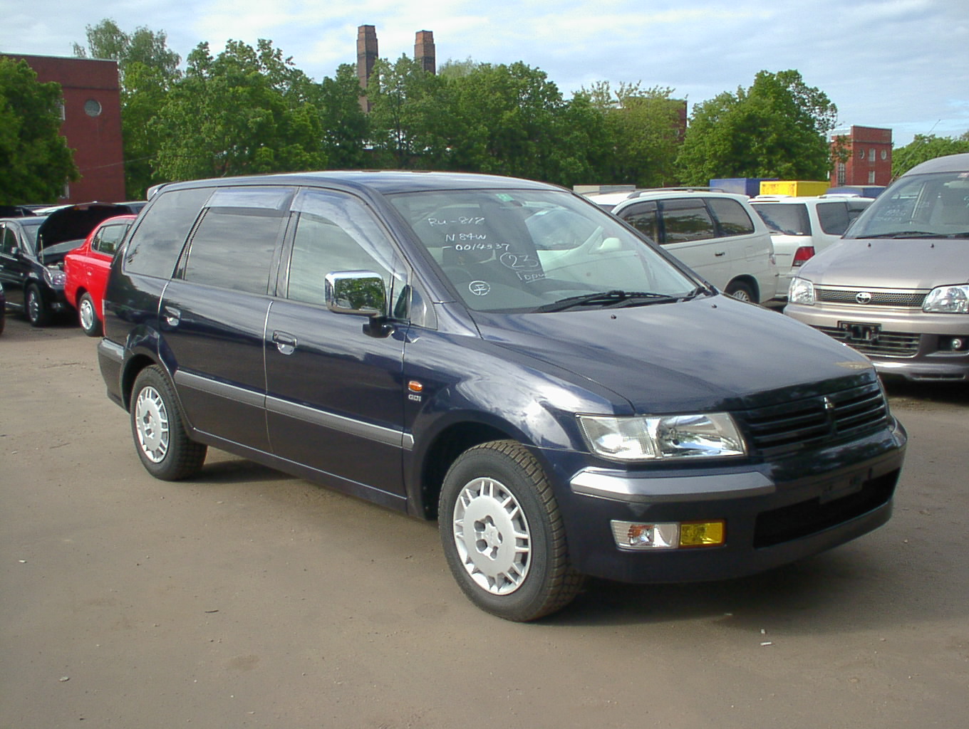 1998 Mitsubishi Chariot Grandis For Sale