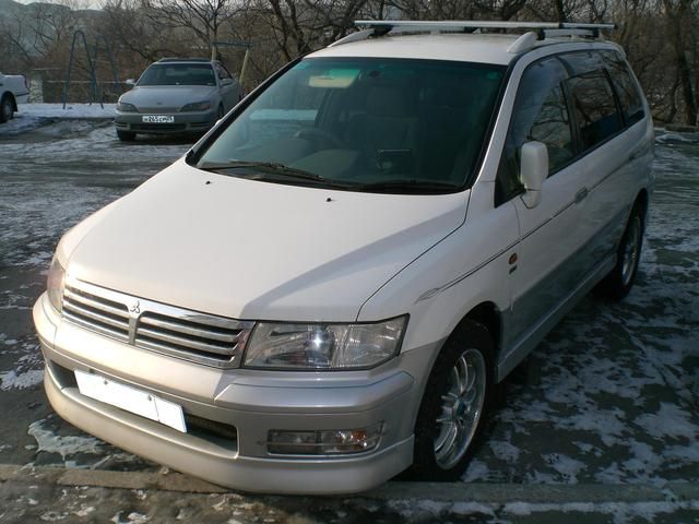 1998 Mitsubishi Chariot Grandis