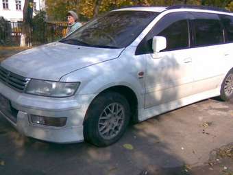 1998 Mitsubishi Chariot Grandis Photos