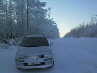 1998 Mitsubishi Chariot Grandis Pictures