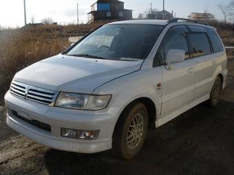 1998 Mitsubishi Chariot Grandis Photos