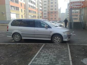 1998 Mitsubishi Chariot Grandis Photos