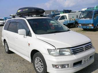 1998 Mitsubishi Chariot Grandis Pictures