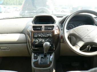 1998 Mitsubishi Chariot Grandis Photos