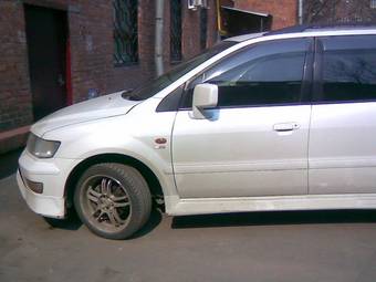 1998 Mitsubishi Chariot Grandis Pictures