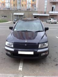 1998 Mitsubishi Chariot Grandis Pictures