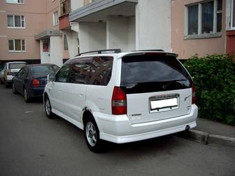 1998 Mitsubishi Chariot Grandis Pictures