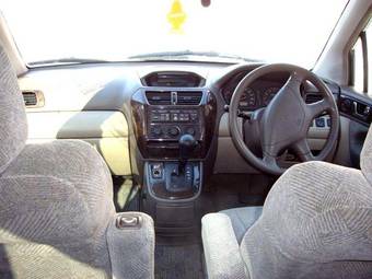 1998 Mitsubishi Chariot Grandis Photos