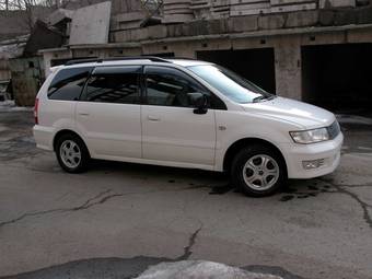 1998 Mitsubishi Chariot Grandis Photos