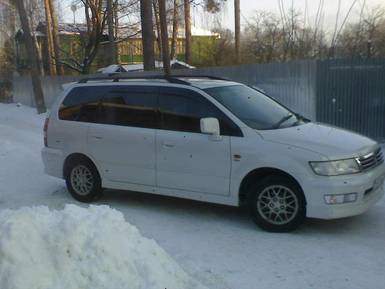 1998 Mitsubishi Chariot Grandis