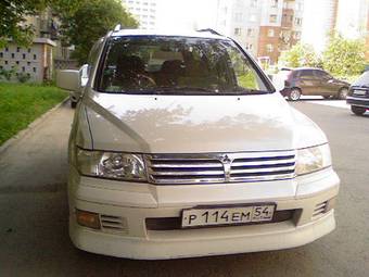 1998 Mitsubishi Chariot Grandis Pictures