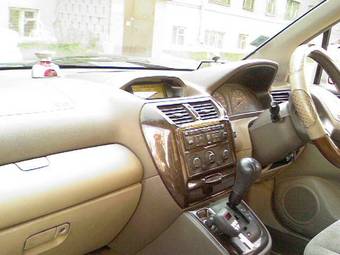 1998 Mitsubishi Chariot Grandis Photos