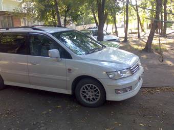 1998 Mitsubishi Chariot Grandis Pictures