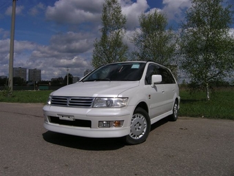 1999 Mitsubishi Chariot Grandis