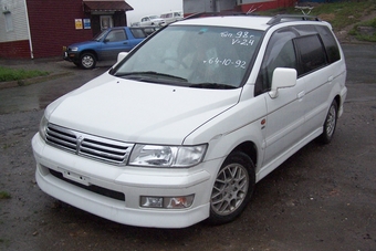 1999 Mitsubishi Chariot Grandis