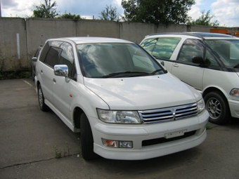 1999 Mitsubishi Chariot Grandis