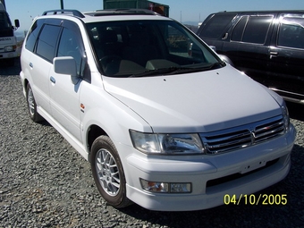 1999 Mitsubishi Chariot Grandis