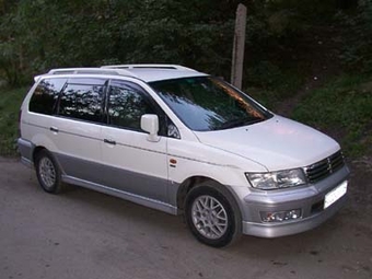 1999 Mitsubishi Chariot Grandis