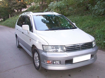 1999 Mitsubishi Chariot Grandis