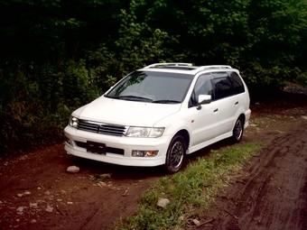 1999 Mitsubishi Chariot Grandis