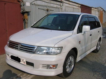 1999 Mitsubishi Chariot Grandis