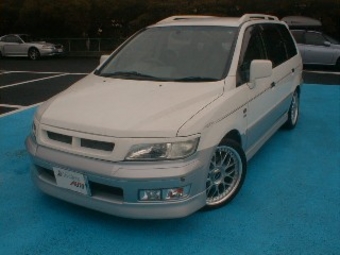 1999 Mitsubishi Chariot Grandis