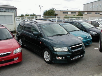 1999 Mitsubishi Chariot Grandis